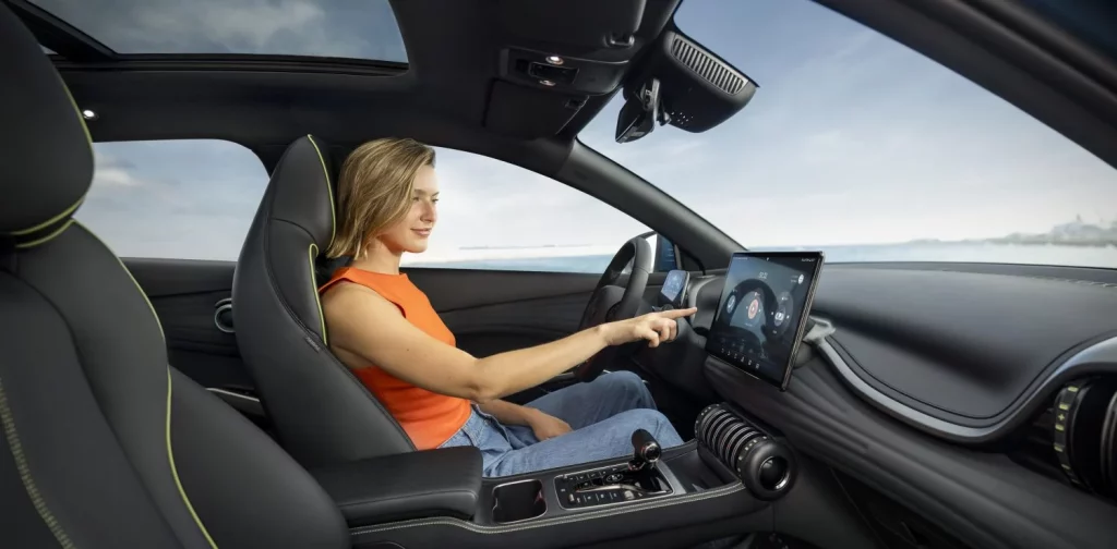 El BYD ATTO 3 ya tiene siete dígitos en todo el mundo 1 Motor16 2025 BYD ATTO 3. Imagen interior.