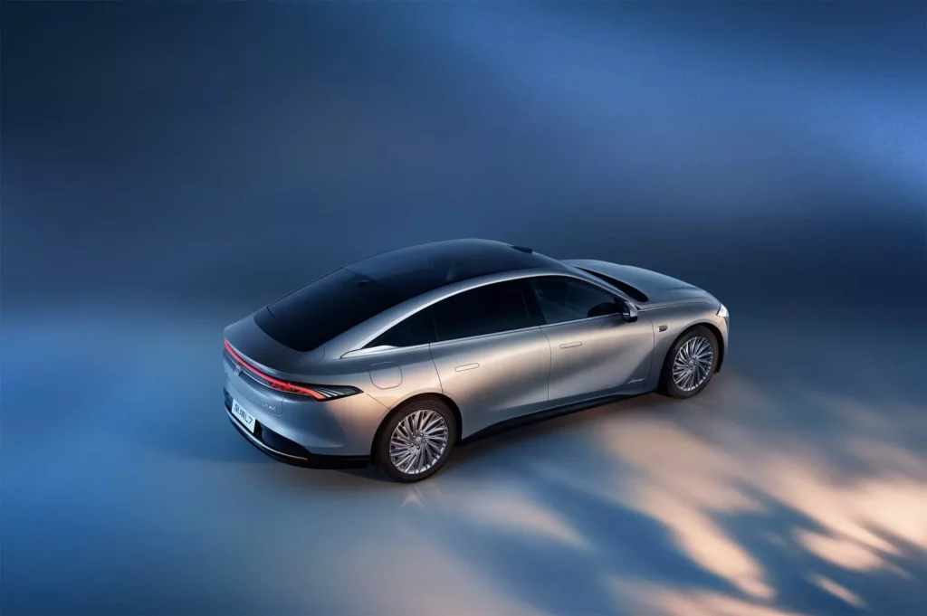 Buick Electra L7: La berlina que elimina la agonía de la autonomía llega a China 2 Motor16 2025 Buick Electra L7. Imagen trasera.