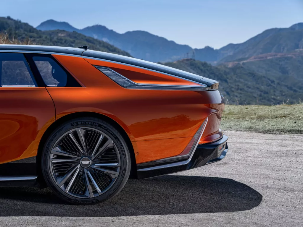 Cadillac Celestiq: La joya eléctrica con la que retan a Bentley y Rolls-Royce 16 Motor16 2025 Cadillac Celestiq 6 Motor16