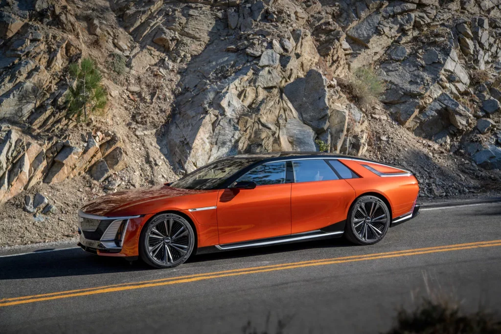 Cadillac Celestiq: La joya eléctrica con la que retan a Bentley y Rolls-Royce 8 Motor16 2025 Cadillac Celestiq 7 Motor16