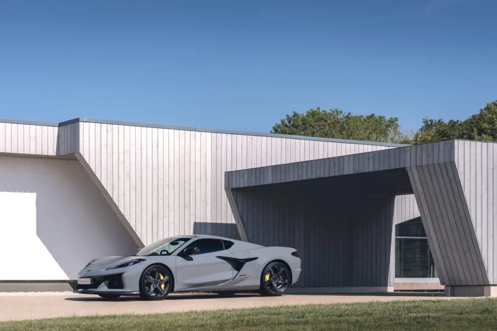 2025 Chevrolet Corvette E Ray 1 Motor16