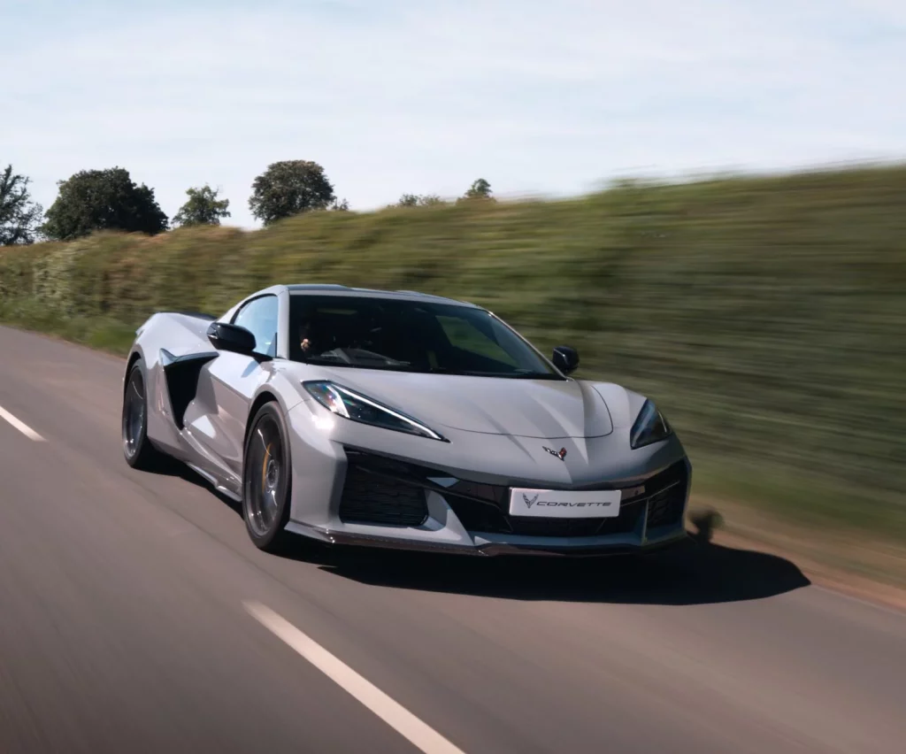2025 Chevrolet Corvette E Ray 5 Motor16