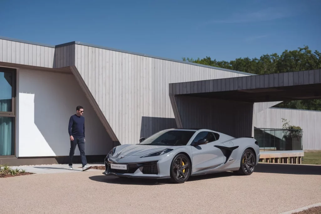 2025 Chevrolet Corvette E Ray 6 Motor16