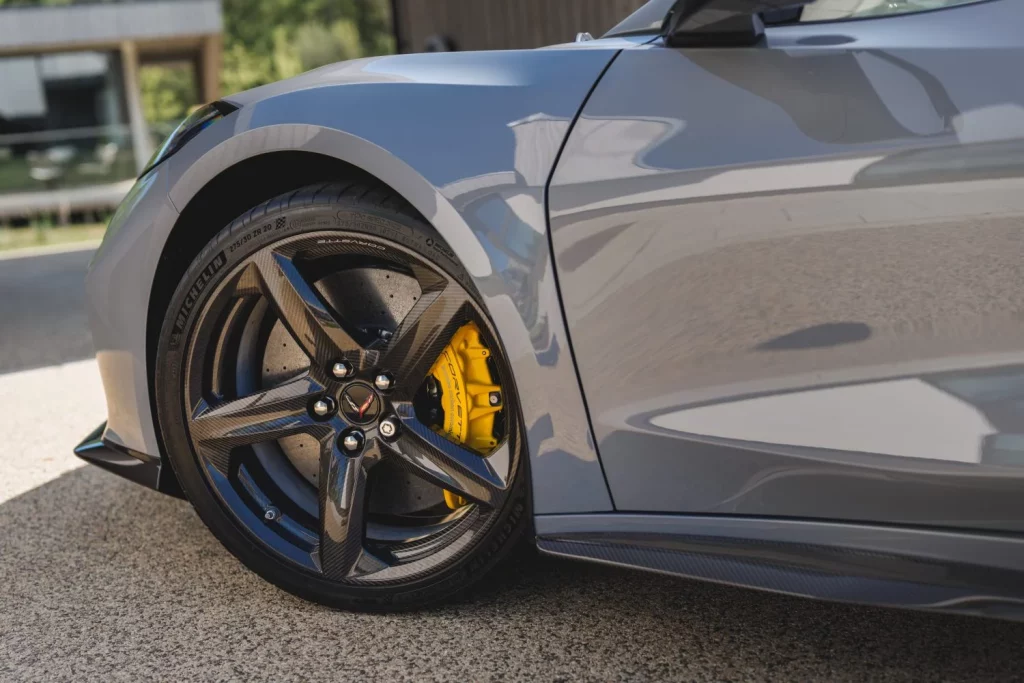 2025 Chevrolet Corvette E-Ray. UK. Imagen llanta.