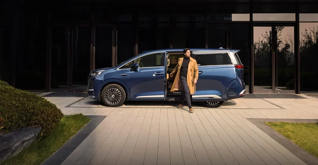 2025 Denza D9 China 5 Motor16