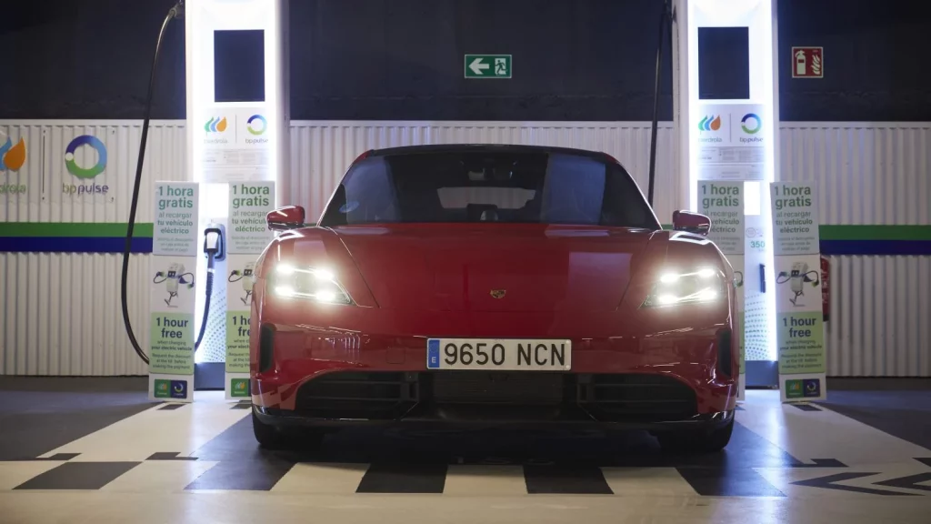2025 Electrolinera Madrid Porsche 1 Motor16