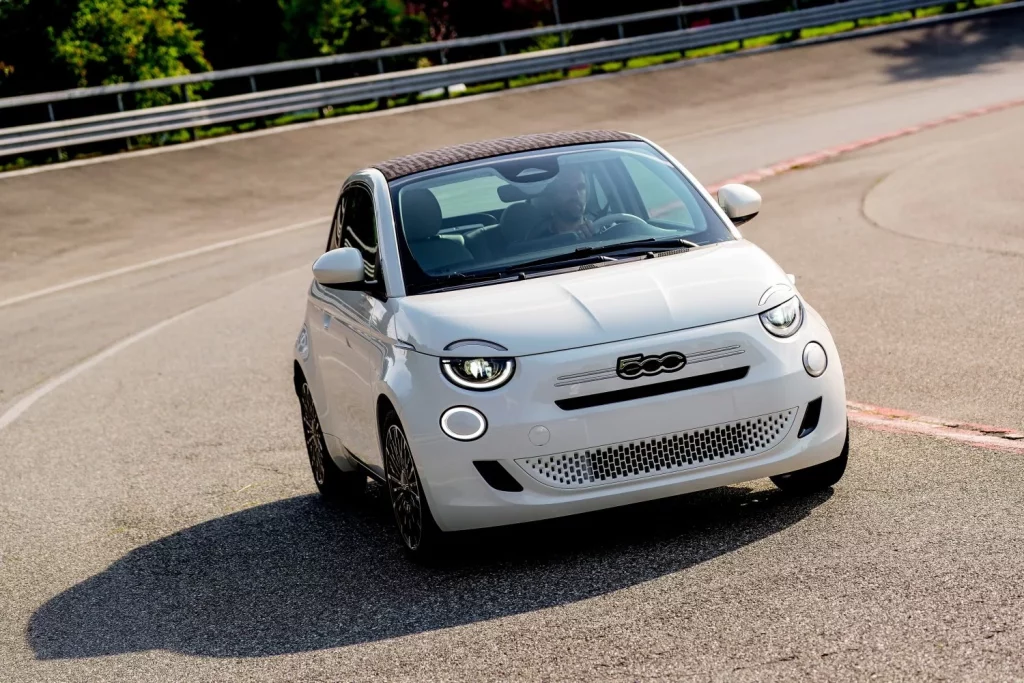 2025 Fiat 500 Hybrid Mirafiori 11 Motor16