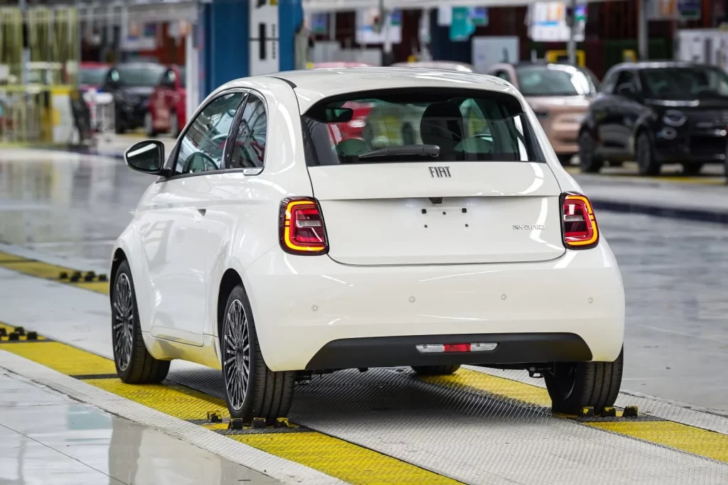 2025 Fiat 500 Hybrid Mirafiori 4 Motor16