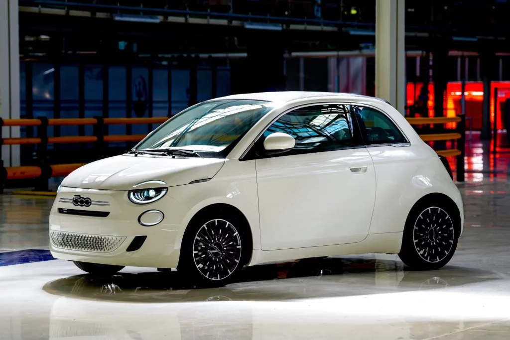 2025 Fiat 500 Hybrid Mirafiori 5 Motor16