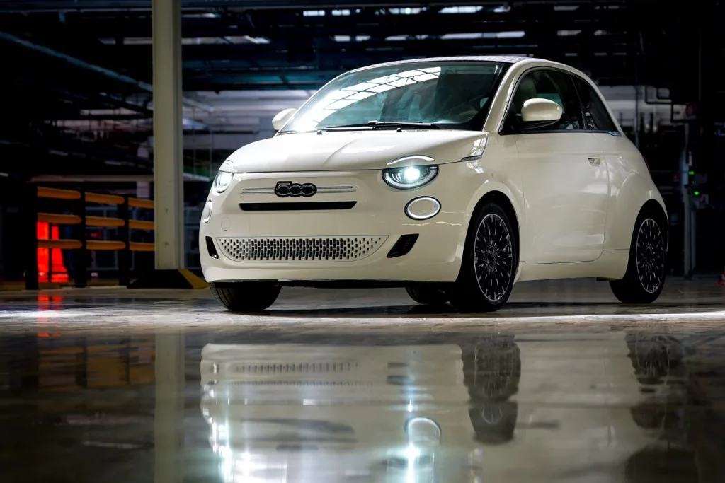 2025 Fiat 500 Hybrid Mirafiori 6 Motor16