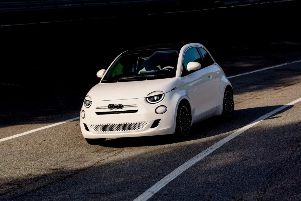 2025 Fiat 500 Hybrid Mirafiori 9 Motor16