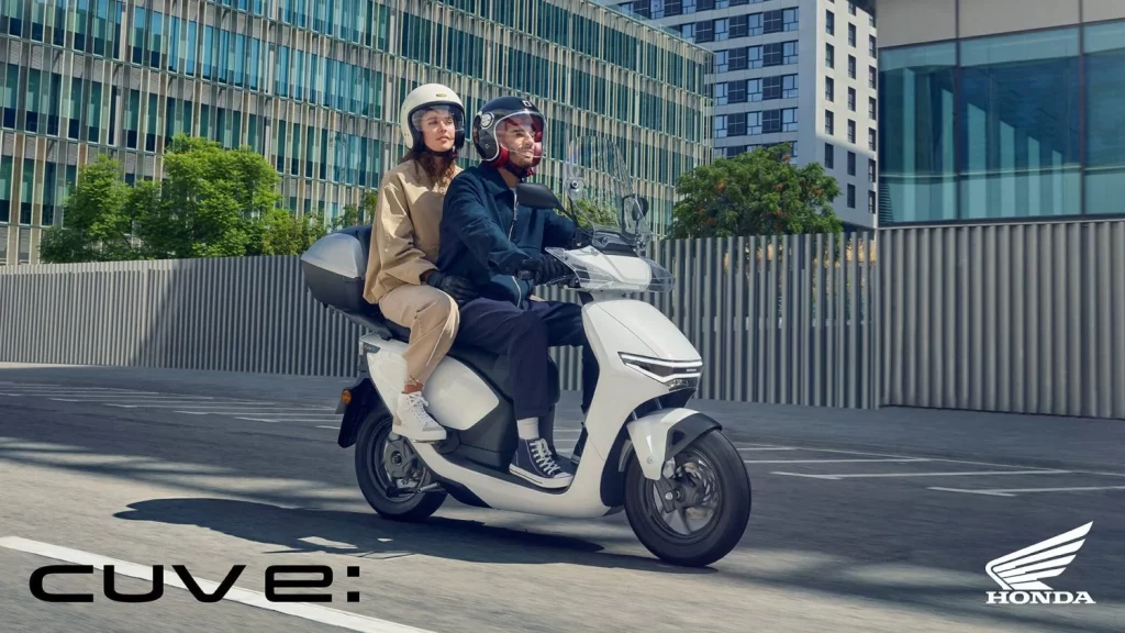 2025 Honda CUV e scooter electrico 18 Motor16