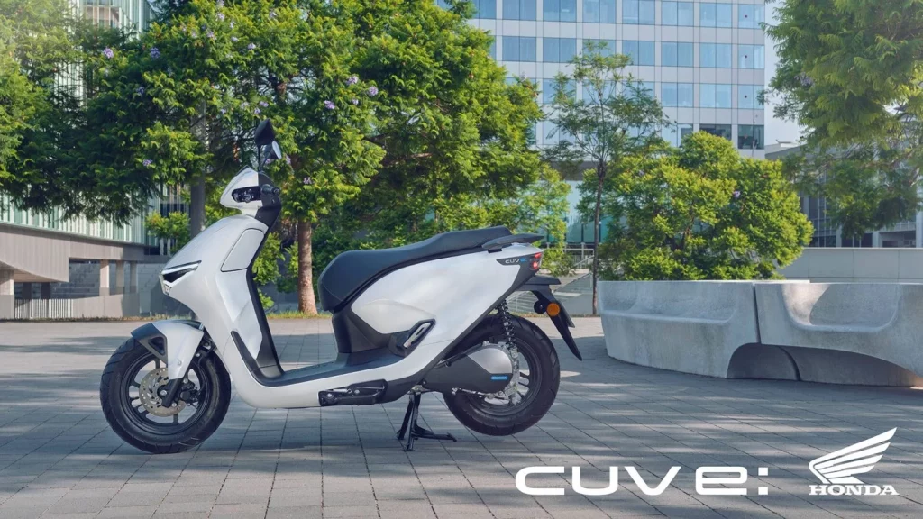 2025 Honda CUV e scooter electrico 22 Motor16