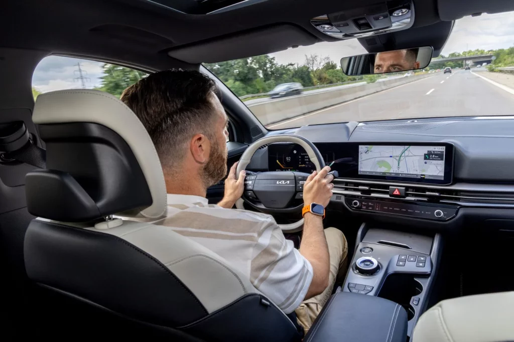 Conducimos el nuevo Kia Sportage: Cuando evolucionar es mejor que revolucionar 4 Motor16 2025 Kia Sportage. Al Volante. Imagen.