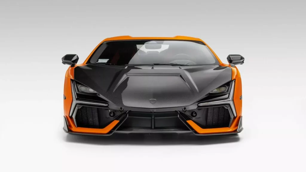 Vorsteiner ha creado un traje de carbono para el Lamborghini Revuelto que cuesta una fortuna 4 Motor16 2025 Lamborghini Revuelto Vorsteiner 3 Motor16