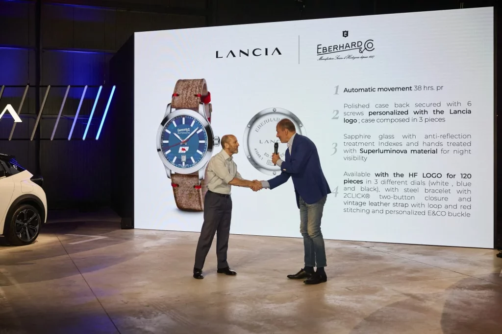 El deportivo Lancia Ypsilon HF ya tiene un reloj a juego y firmado por Eberhard & Co. 6 Motor16 2025 Lancia Ypsilon HF Reloj Eberhard 4 Motor16