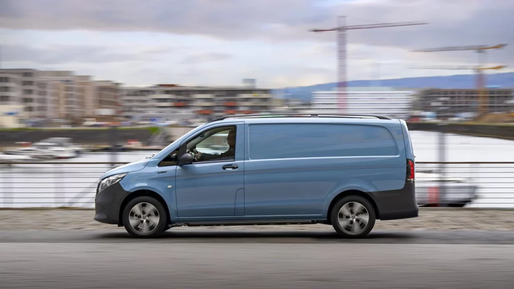 Mercedes-Benz Vito: 30 años de la furgoneta indestructible con el sello 'Made in Vitoria' 13 Motor16 2025 Mercedes Benz Vito 30 anos 7 Motor16