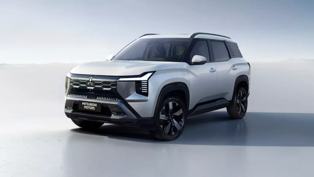 Mitsubishi Destinator: El SUV de 7 plazas que no esperabas... y que no verás 7 Motor16 2025 Mitsubishi Destinator Indonesia 14 Motor16