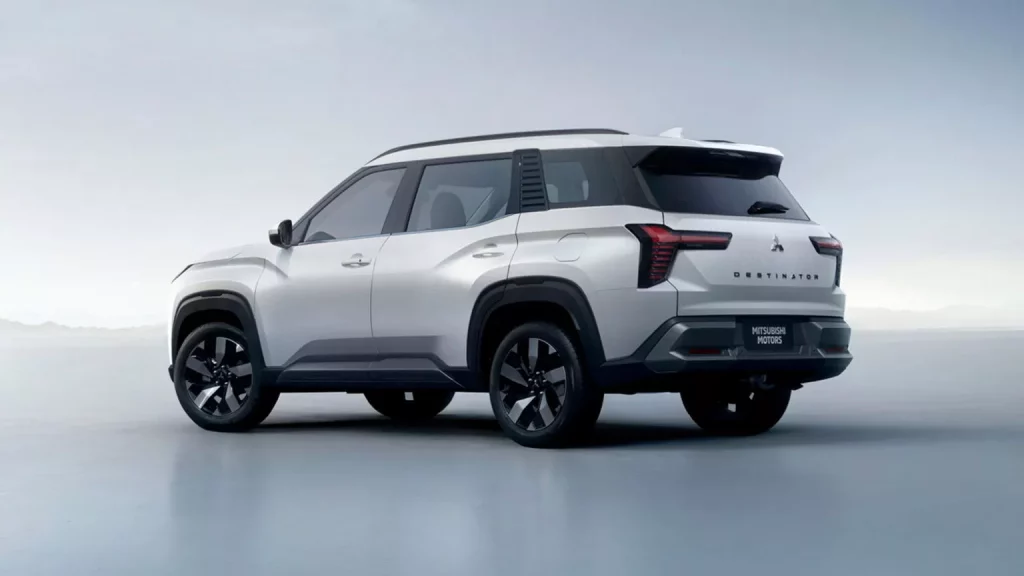 Mitsubishi Destinator: El SUV de 7 plazas que no esperabas... y que no verás 8 Motor16 2025 Mitsubishi Destinator Indonesia 15 Motor16