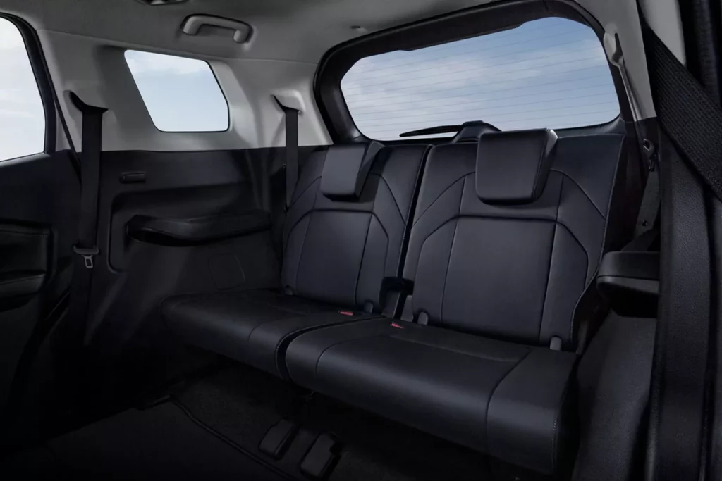 Mitsubishi Destinator: El SUV de 7 plazas que no esperabas... y que no verás 19 Motor16 2025 Mitsubishi Destinator Indonesia 22 Motor16