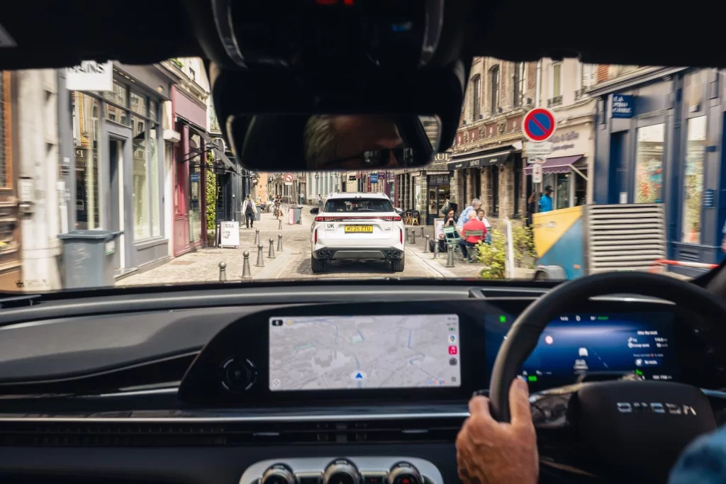 2025 Omoda 9 SHS. Viaje 9 países 'non stop'. Imagen interior.