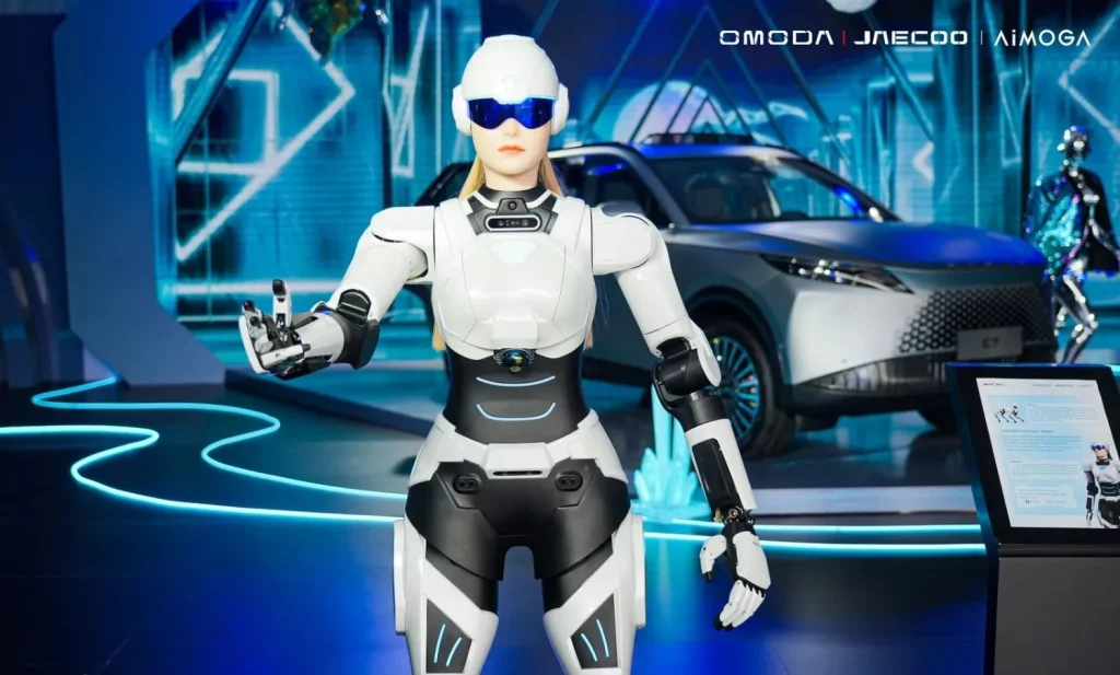 OMODA & JAECOO adelantan a Tesla y pondrán a sus robots humanoides a vender coches en sus concesionarios 1 Motor16 2025 Omoda & Jaecoo. Robot humanoide. Imagen.