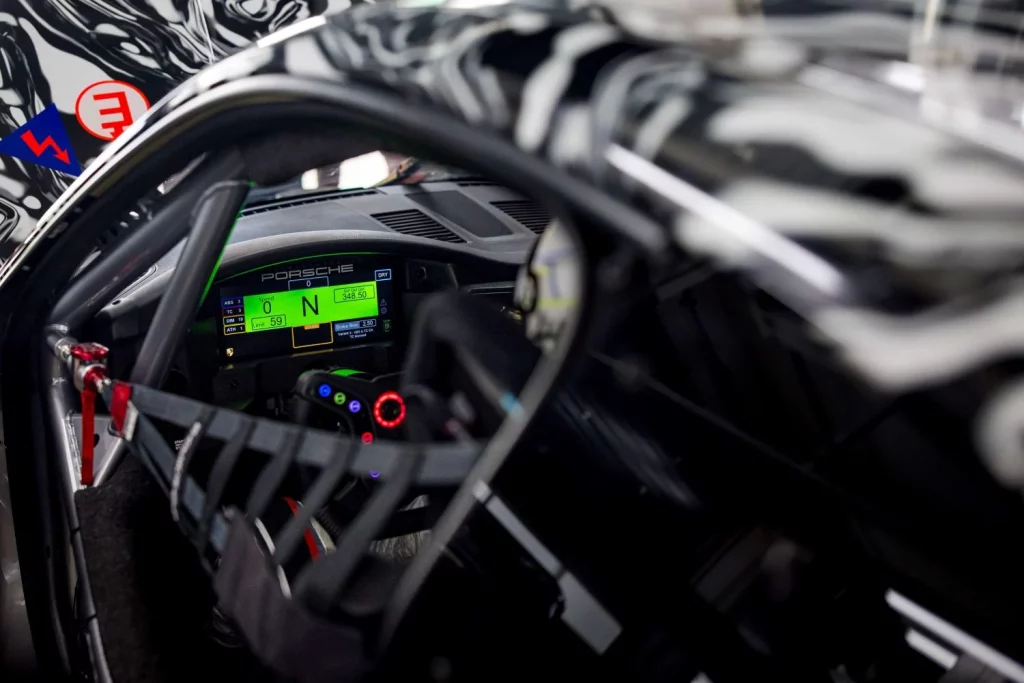 2025 Porsche 911 GT3 Cup Teaser 4 Motor16