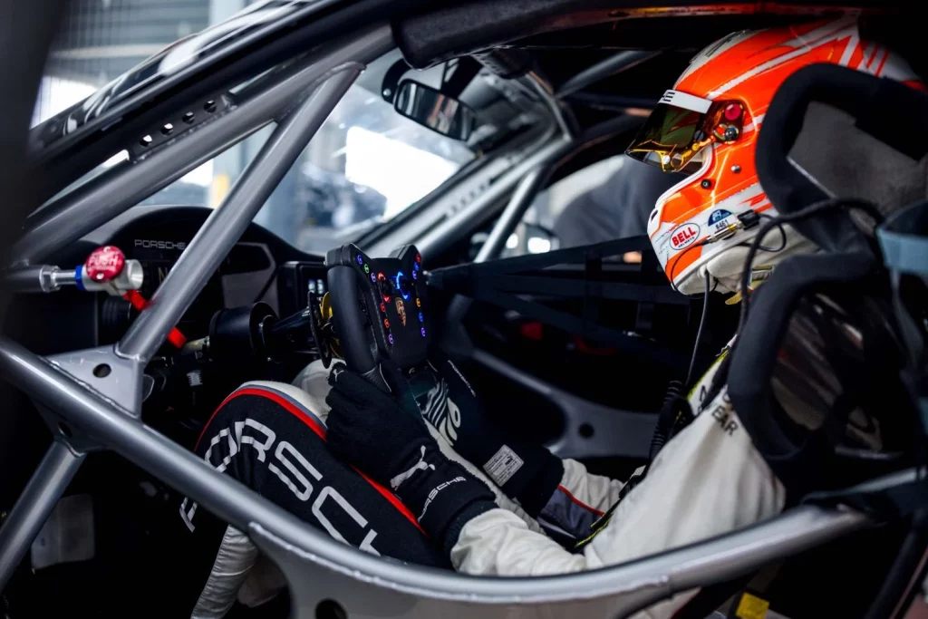 2025 Porsche 911 GT3 Cup Teaser 5 Motor16