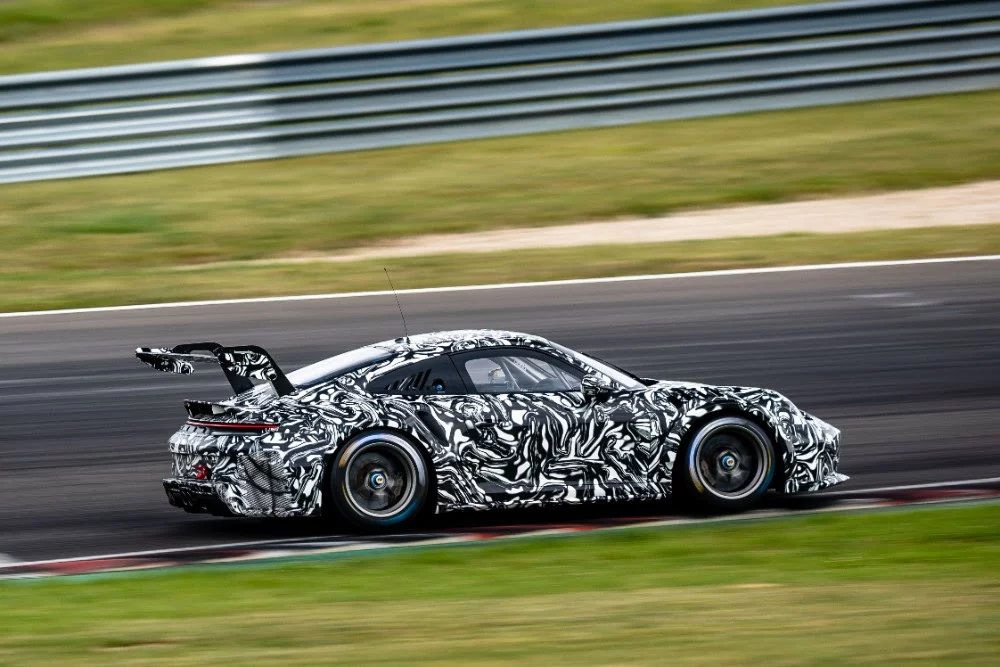 2025 Porsche 911 GT3 Cup Teaser 6 Motor16