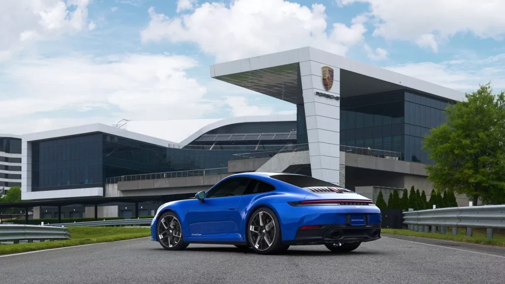 Este Porsche 911 es tan especial que es exclusivo para socios 12 Motor16 2025 Porsche 911 PCA 25 Motor16