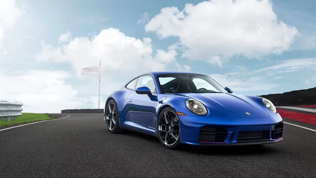 Este Porsche 911 es tan especial que es exclusivo para socios 5 Motor16 2025 Porsche 911 Carrera T Club Coupé. PCA. Imagen delantera.