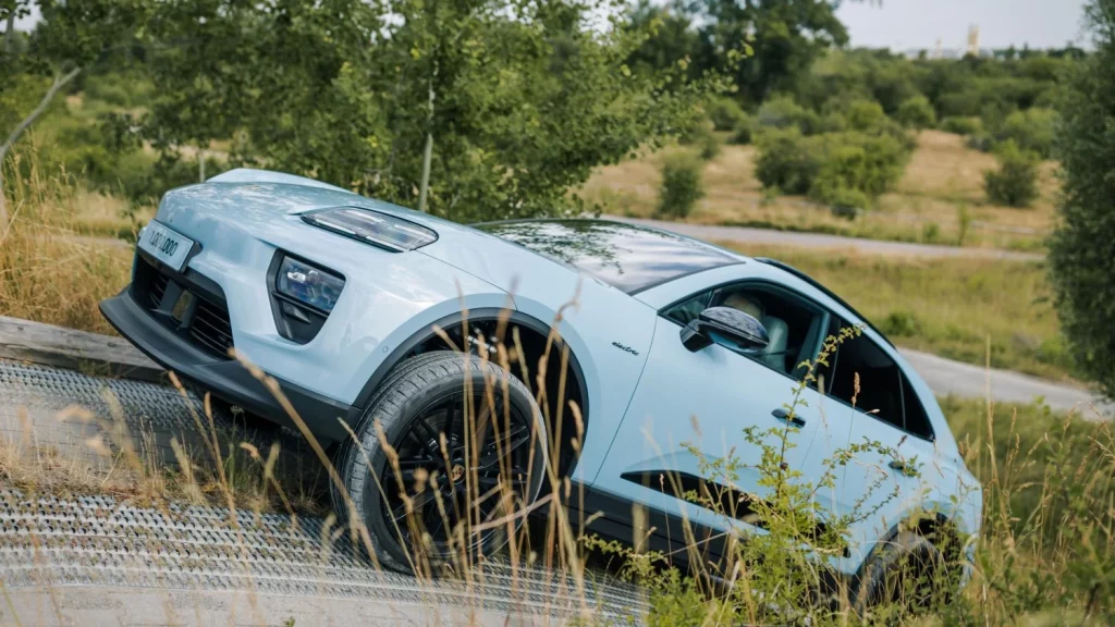 2025 Porsche Macan 1 millon 11 Motor16