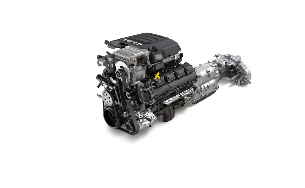 RAM rescata un motor legendario para su RAM 1500 y vende 10.000 en 24 horas 16 Motor16 2025 RAM 1500 HEMI Motor 2 Motor16