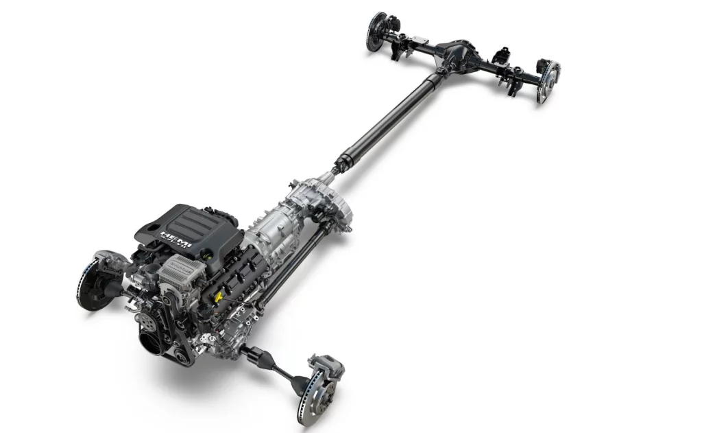 RAM rescata un motor legendario para su RAM 1500 y vende 10.000 en 24 horas 14 Motor16 2025 RAM 1500 HEMI Motor 4 Motor16