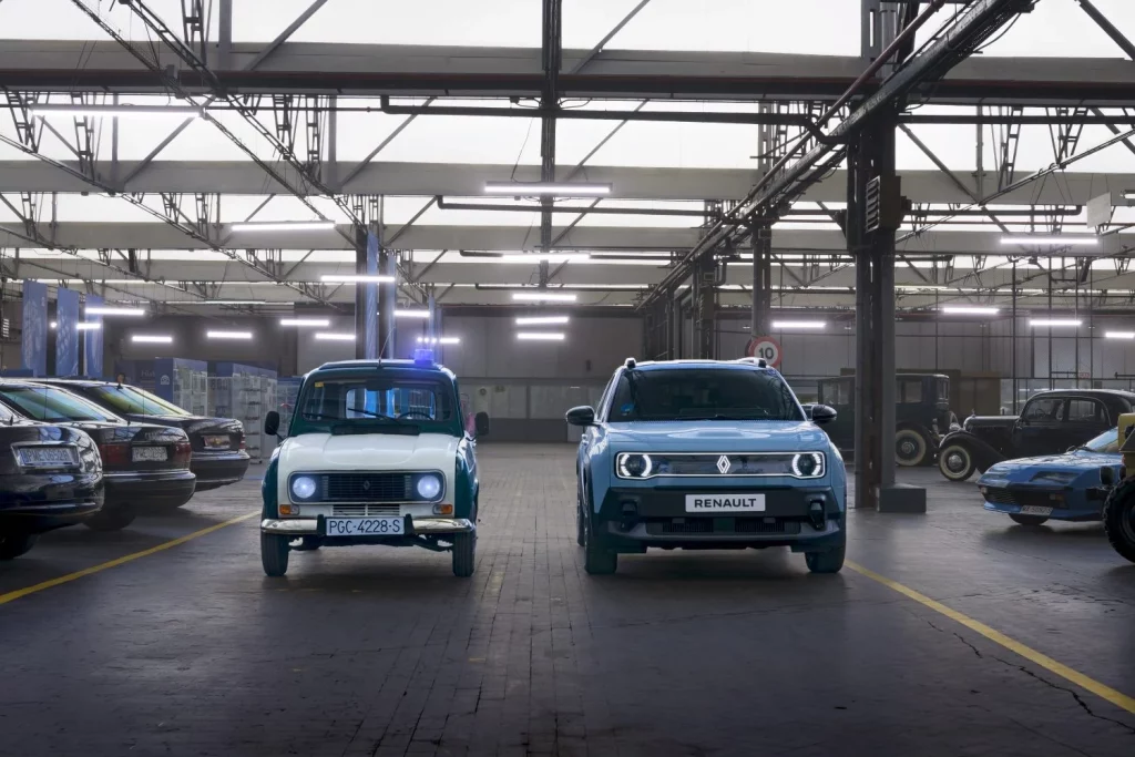 Los míticos Renault que brillan con luz propia en la exposición por los 90 años del Parque Móvil del Estado 4 Motor16 2025 Renault Parque Movil del Estado 1 Motor16