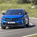 Renault Rafale hyper hybrid E-Tech. Probamos un SUV PHEV para volar a ras del suelo