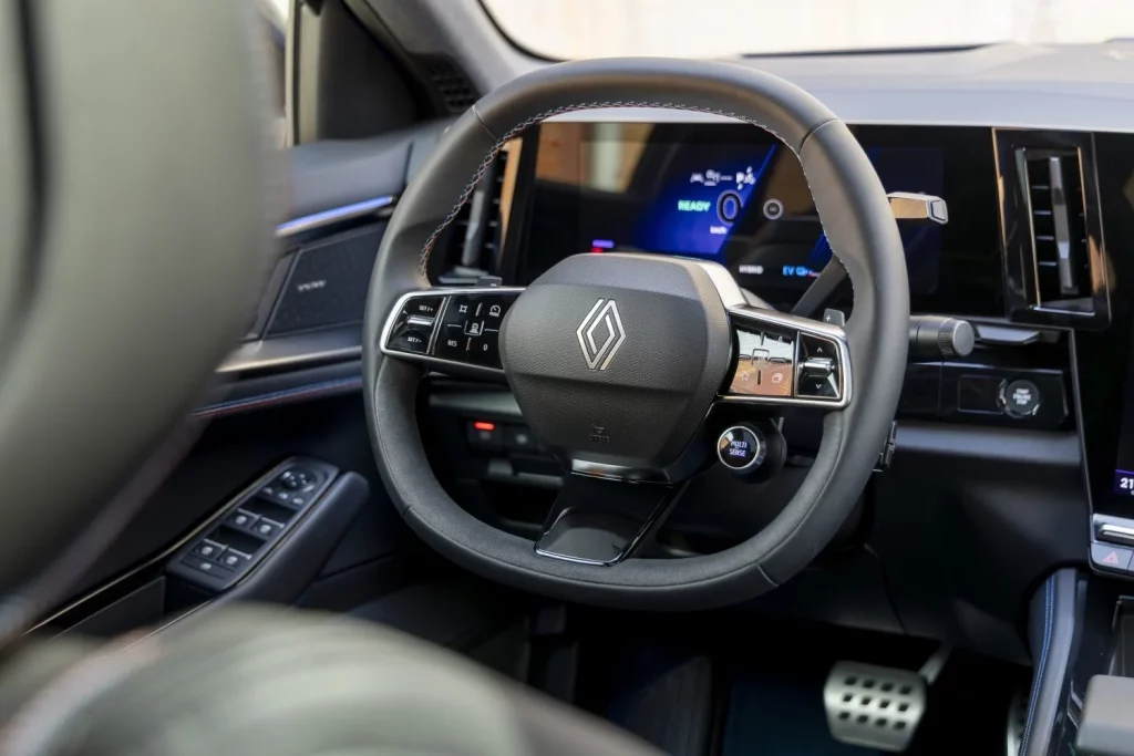 Renault Rafale hyper hybrid E-Tech. Probamos un SUV PHEV para volar a ras del suelo 28 Motor16 2025 Renault Rafale PHEV Prueba 20 Motor16