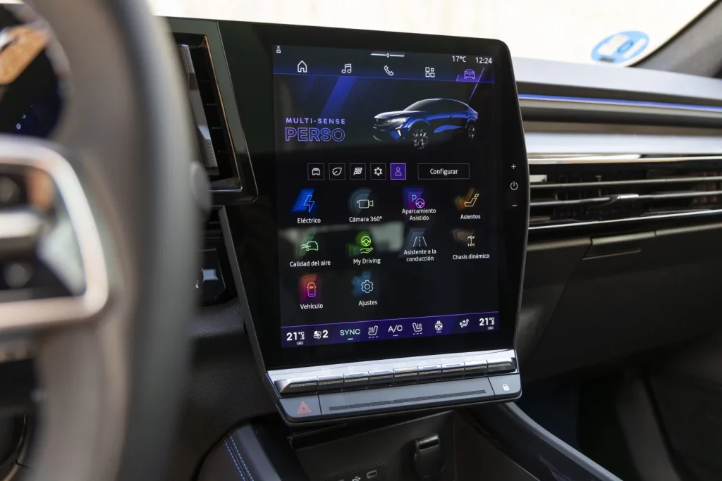 Renault Rafale hyper hybrid E-Tech. Probamos un SUV PHEV para volar a ras del suelo 30 Motor16 2025 Renault Rafale PHEV Prueba 21 Motor16