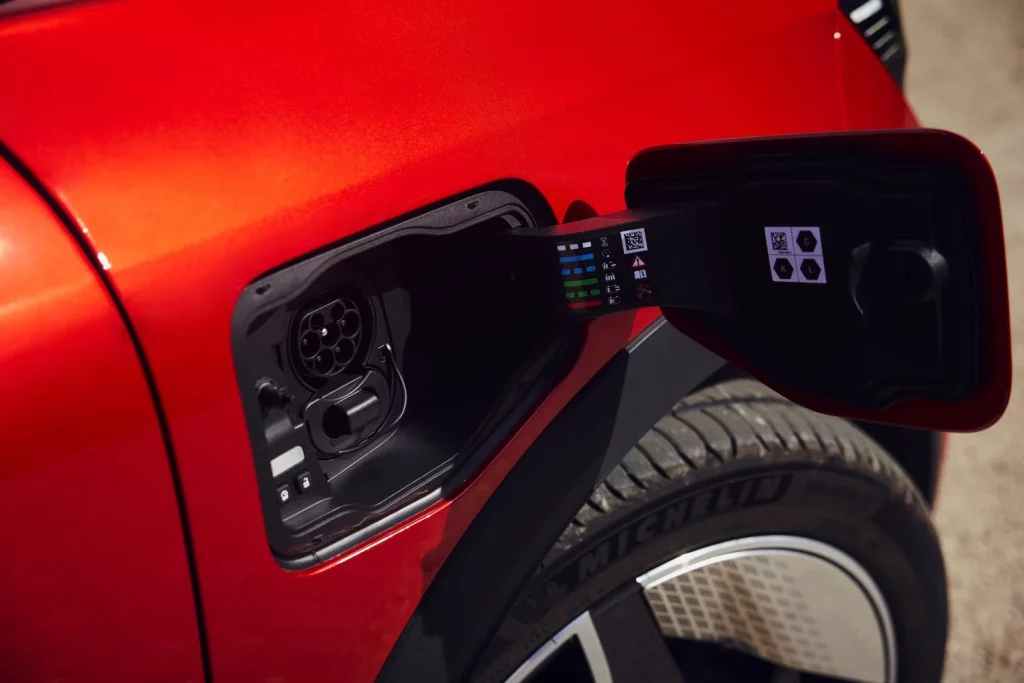 2025 Renault Scenic E-Tech. 22 kW. Imagen cargador.
