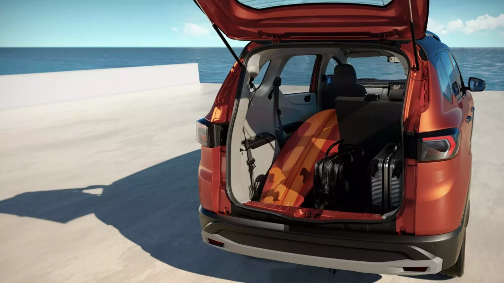 Renault Triber: Un Captur en miniatura, con siete asientos y a precio de Dacia de 'ocasión' 28 Motor16 2025 Renault Triber India 5 Motor16