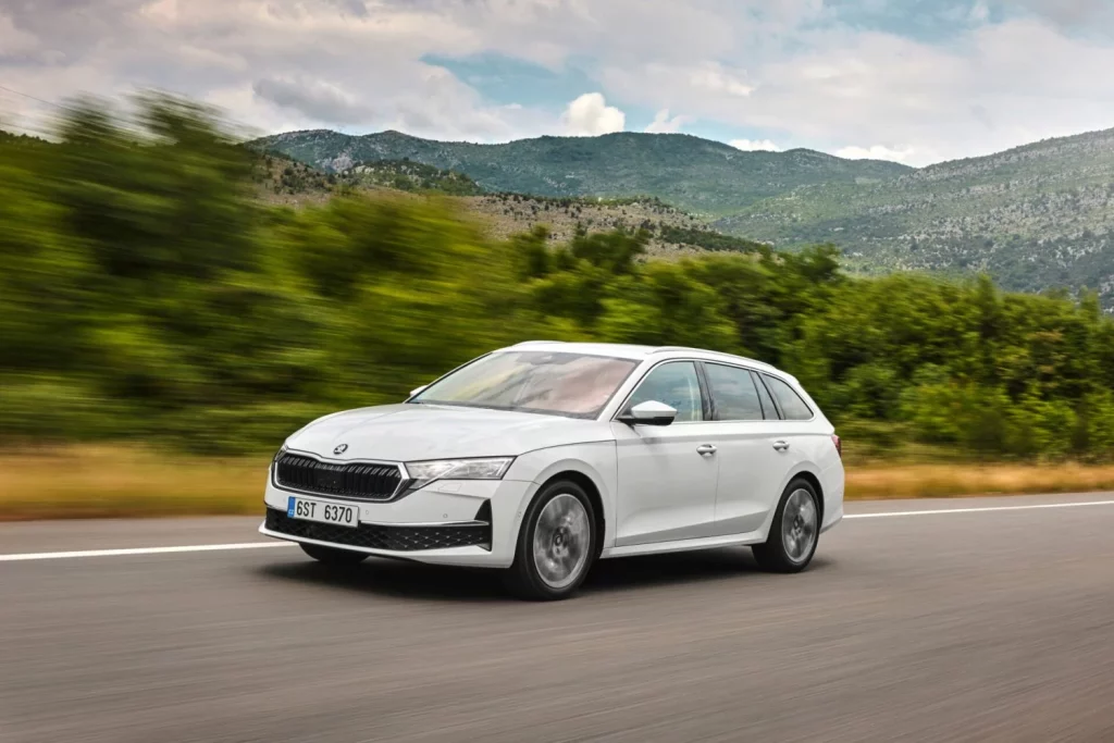 Las versiones 4x4 de los Škoda Octavia y Karoq son la clave para explorar Albania 27 Motor16 2025 Skoda Octavia Karoq Albania 22 Motor16