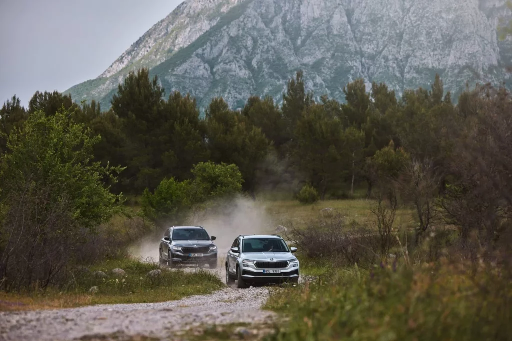 Las versiones 4x4 de los Škoda Octavia y Karoq son la clave para explorar Albania 2 Motor16 2025 Skoda Octavia y Karoq. Albania. Imagen off-road.