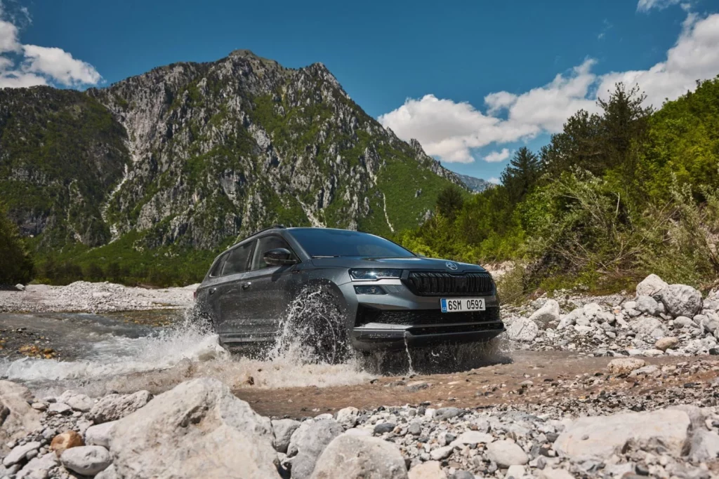 Las versiones 4x4 de los Škoda Octavia y Karoq son la clave para explorar Albania 40 Motor16 2025 Skoda Octavia Karoq Albania 35 Motor16