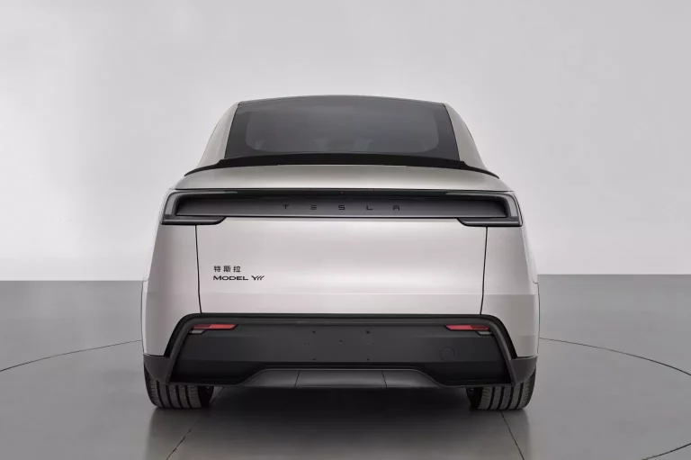 Hasta el Tesla Model Y sucumbe a la moda china de ‘pegar el estirón’