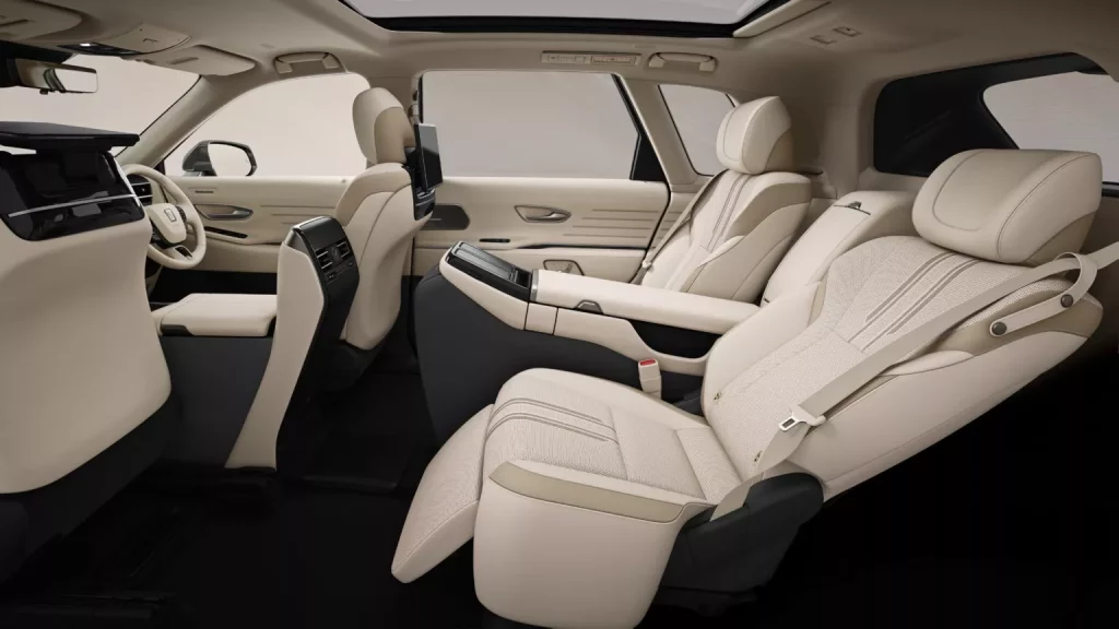 2025 Toyota Century SUV 44 Motor16