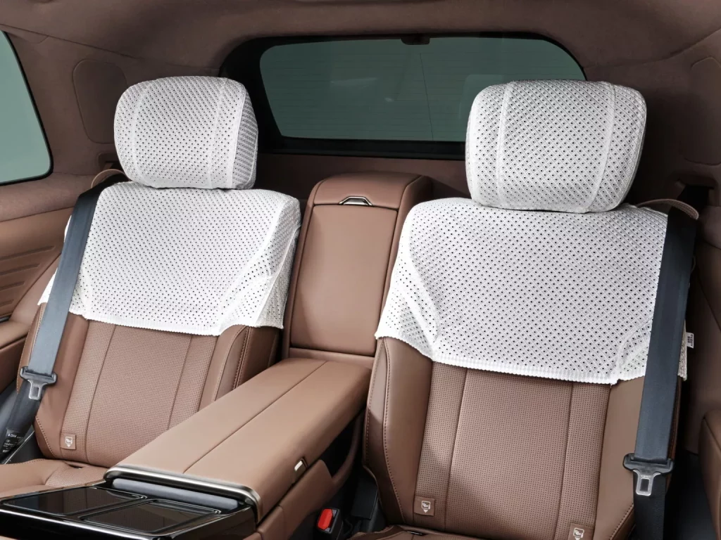 2025 Toyota Century SUV. Imagen asientos.