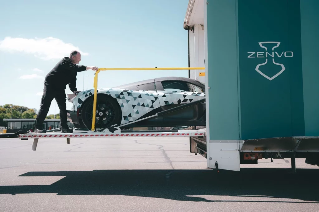 El Zenvo Aurora continúa poniéndose a tono para llegar en forma a Monterey 1 Motor16 2025 Zenvo Aurora Prototipo 1 Motor16
