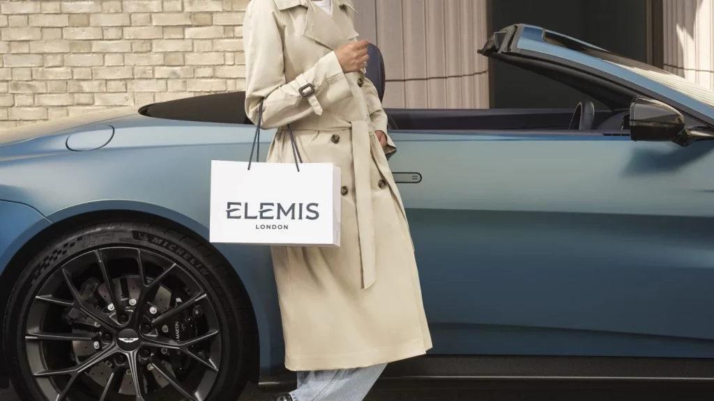 ELEMIS y Aston Martin se unen para que te veas aún más guapa 1 Motor16 2025 Elemis y Aston Martin. Imagen exterior.