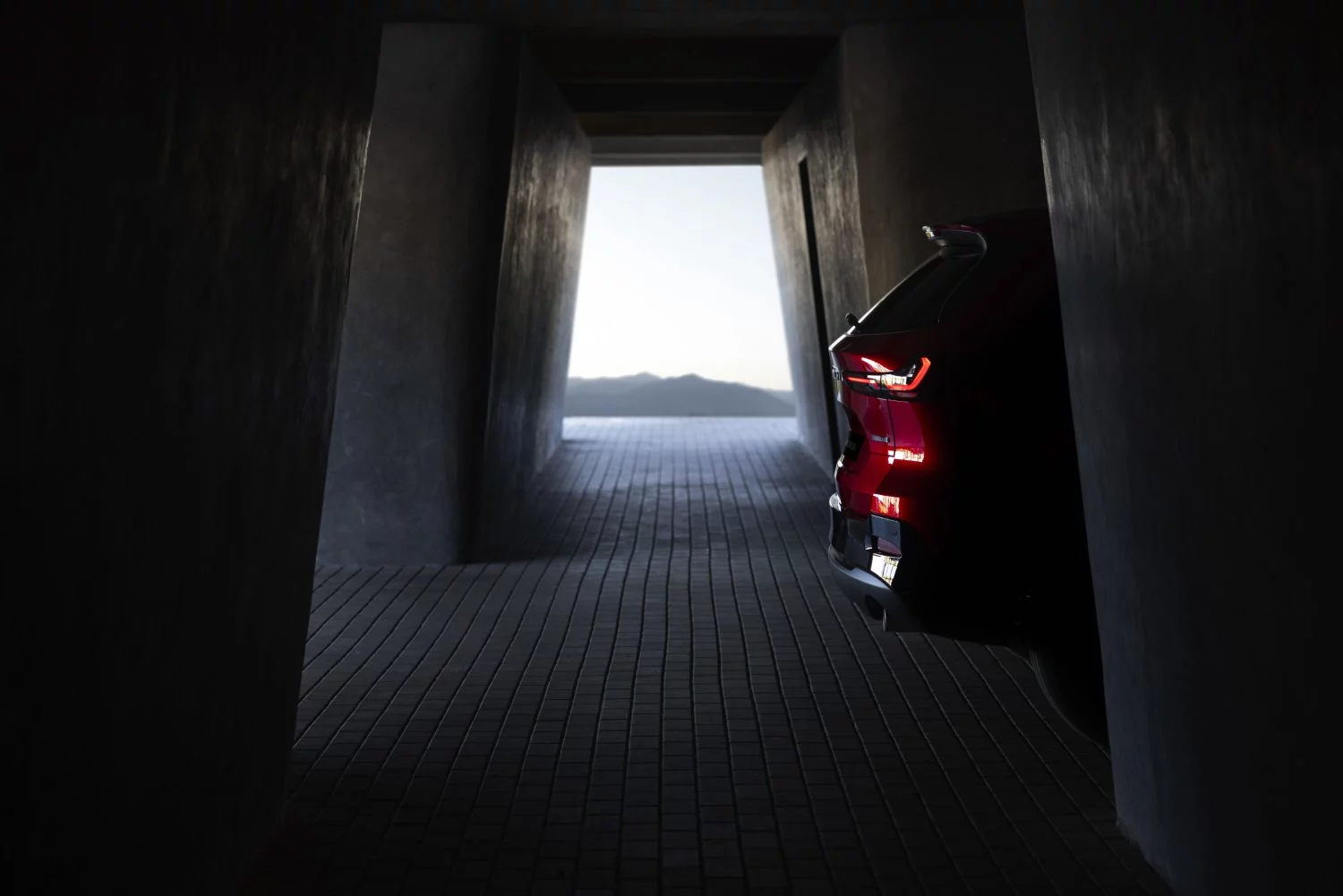 2025 Mazda MX-5. Imagen Teaser. Zaga.