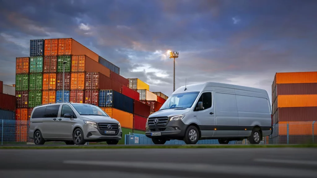 Mercedes-Benz Van y su estrategia predictiva: nunca circularás solo 1 Motor16 Monitor de Tiempo de Actividad Digital Extra de Mercedes-Benz Van